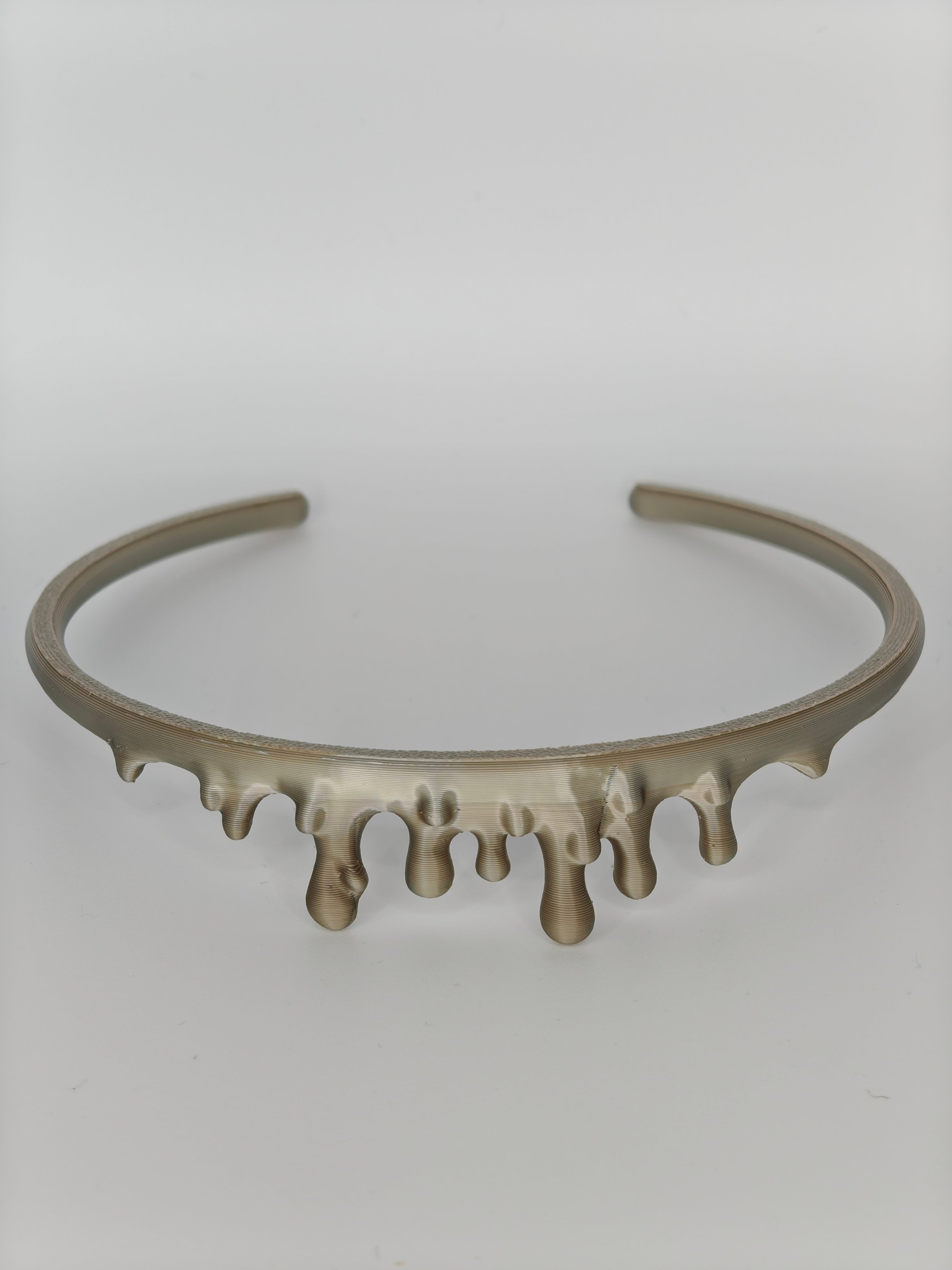 Dripping Necklace Khaki SIlk Recycled