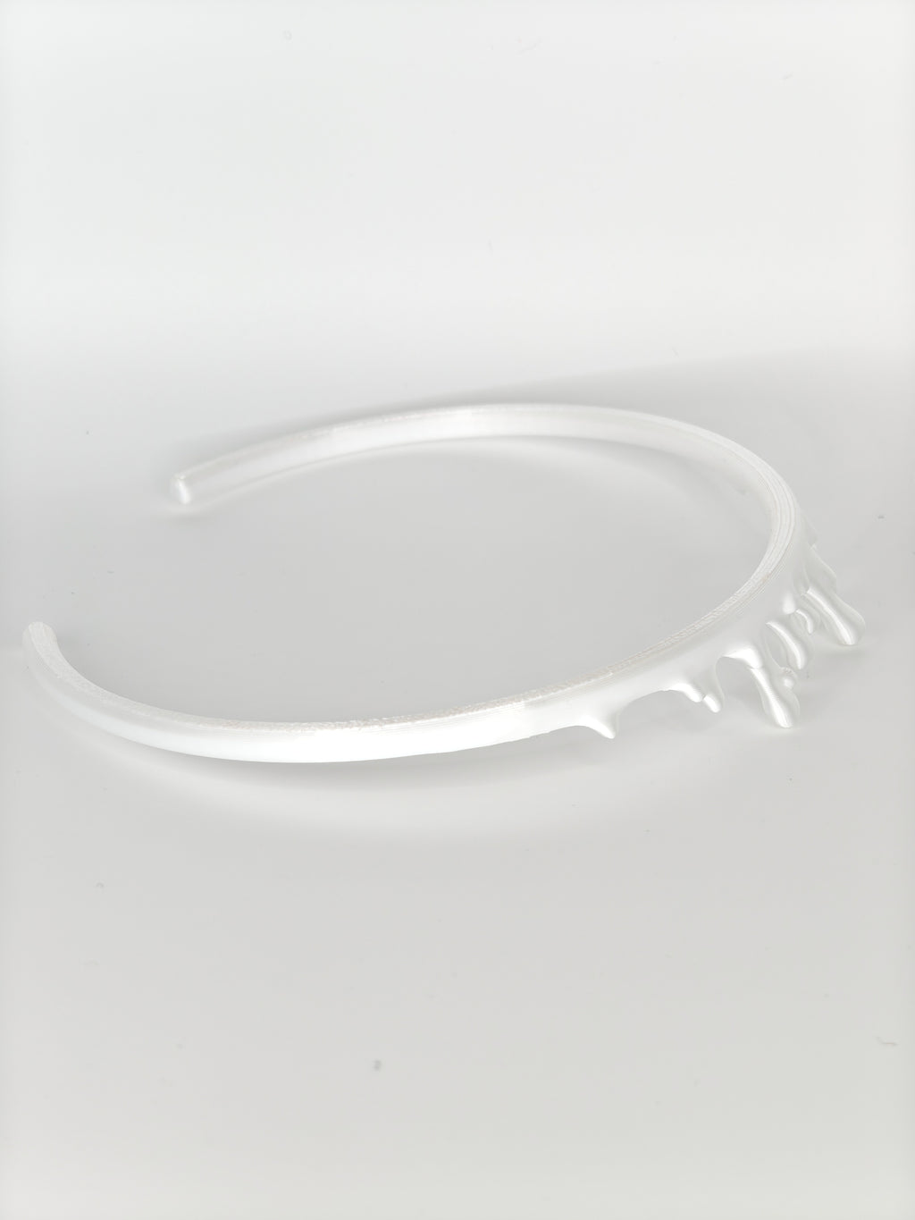 Dripping Necklace White Silk